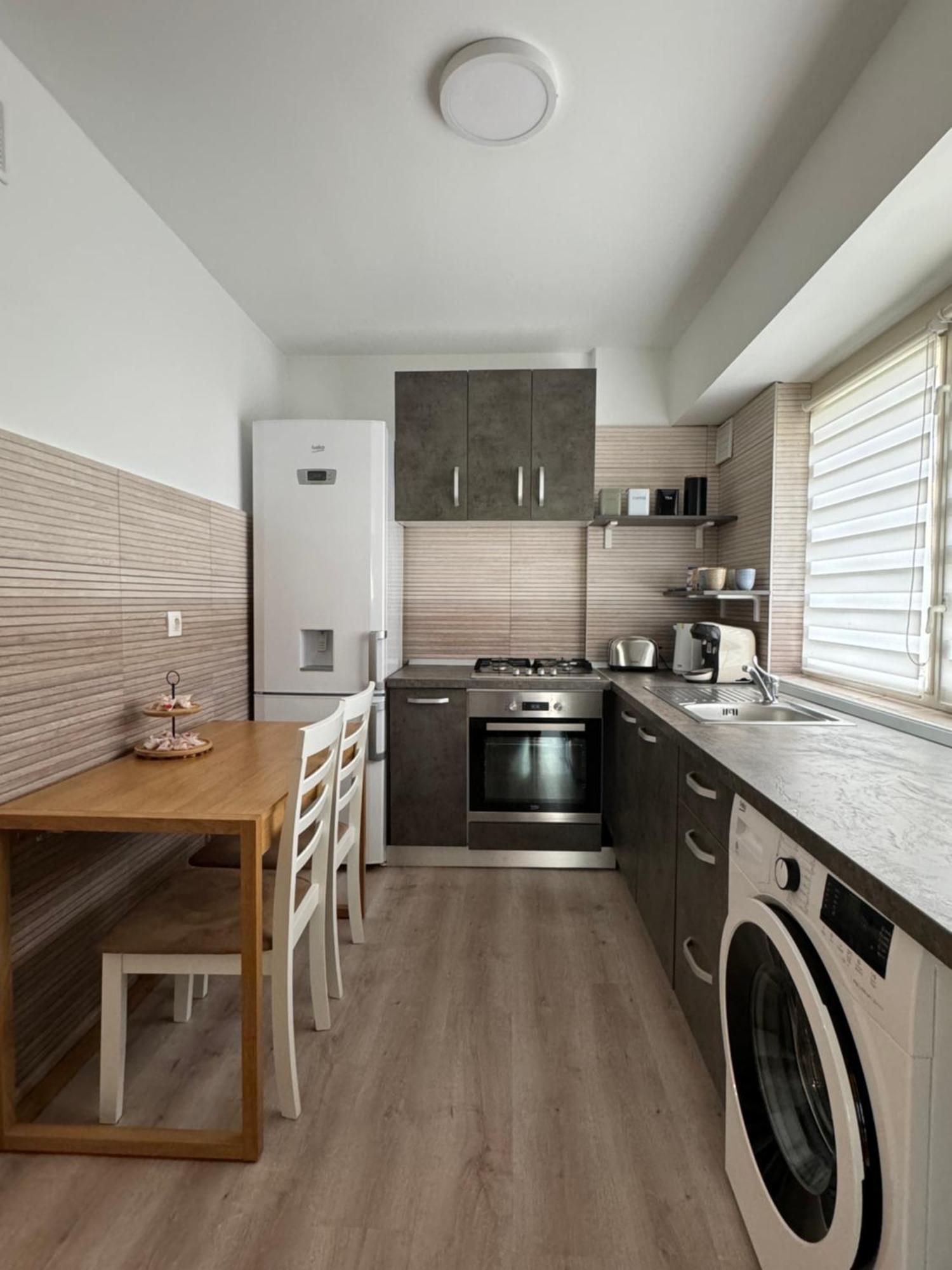Lareina Apartament Cluj-Napoca Ngoại thất bức ảnh